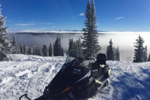 winter-snowmobile-inversion-clouds-1